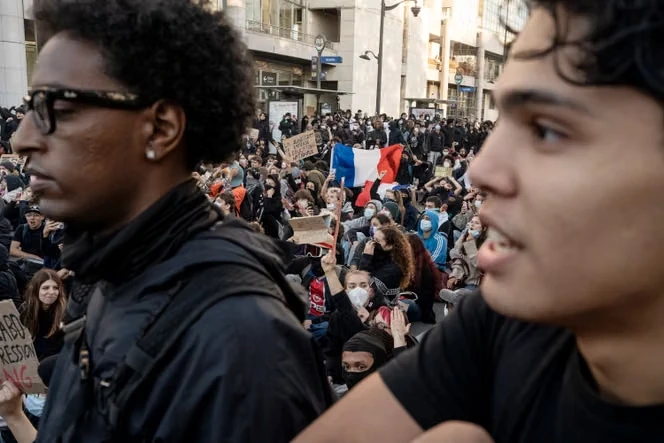 A l’aube de l’élection présidentielle, une envie de renverser le « système » traverse la jeunesse française