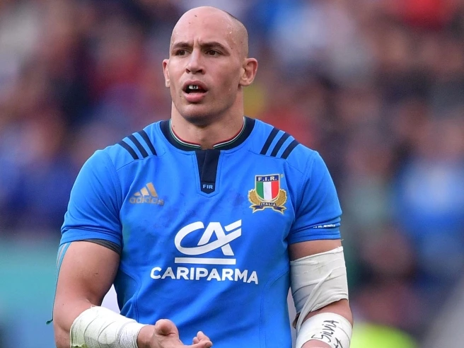 Sergio Parisse: «Le mie foto nudo? Non ero felice. Il rugby è stata la mia isola: mi sono sempre sentito al sicuro»