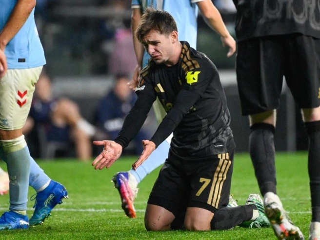 Conceiçao viene sostituito e si arrabbia in Celta Vigo-Juventus, Spalletti non ci sta: «Scivolava sempre, il campo va provato per bene»