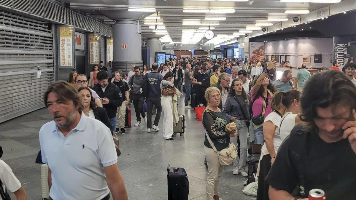 Renfe asume que los retrasos en el AVE entre Madrid y Barcelona pueden prolongarse durante este martes