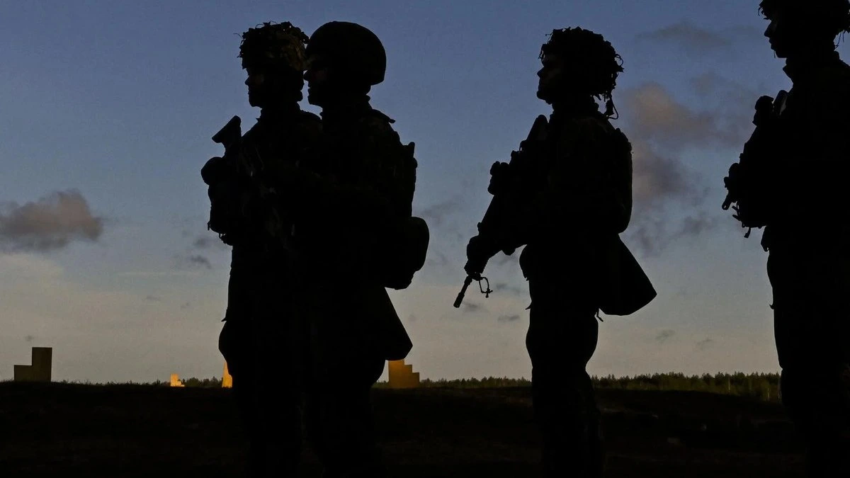 Плюс 190 евро: военным в Латвии повысят зарплаты