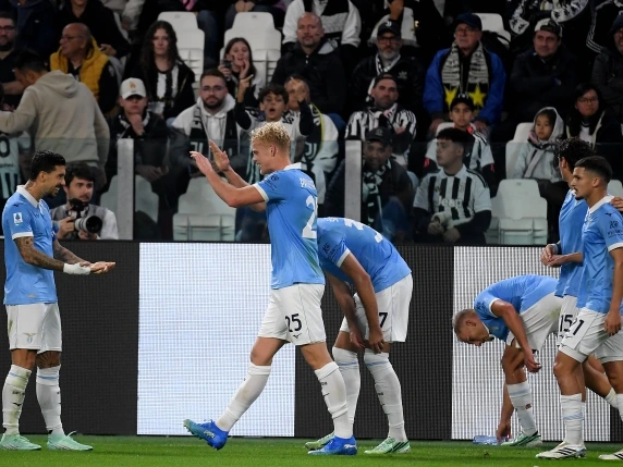 La Lazio dilaga in casa Juventus e riaggancia l'Inter: 0-3 e Gattuso stende Spalletti