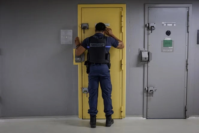 Les prisons de France continuent d’être surpeuplées, avec un nombre inégalé de plus de 90 000 détenus