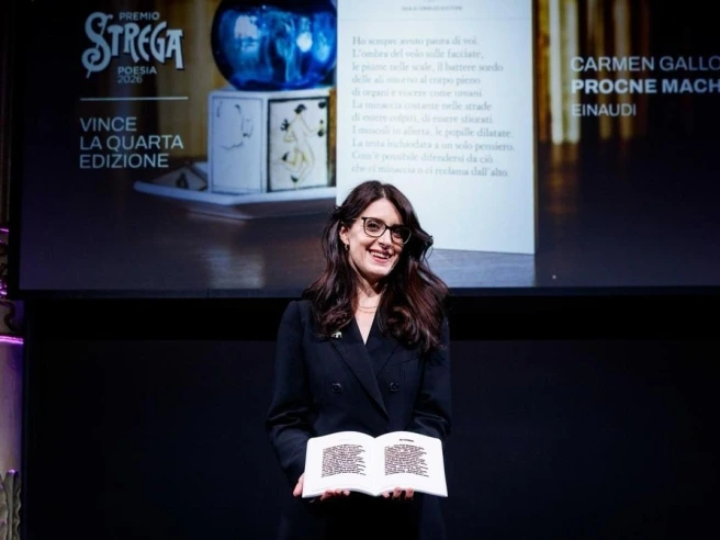 Premio Strega Poesia 2026, vincono le metamorfosi di Carmen Gallo