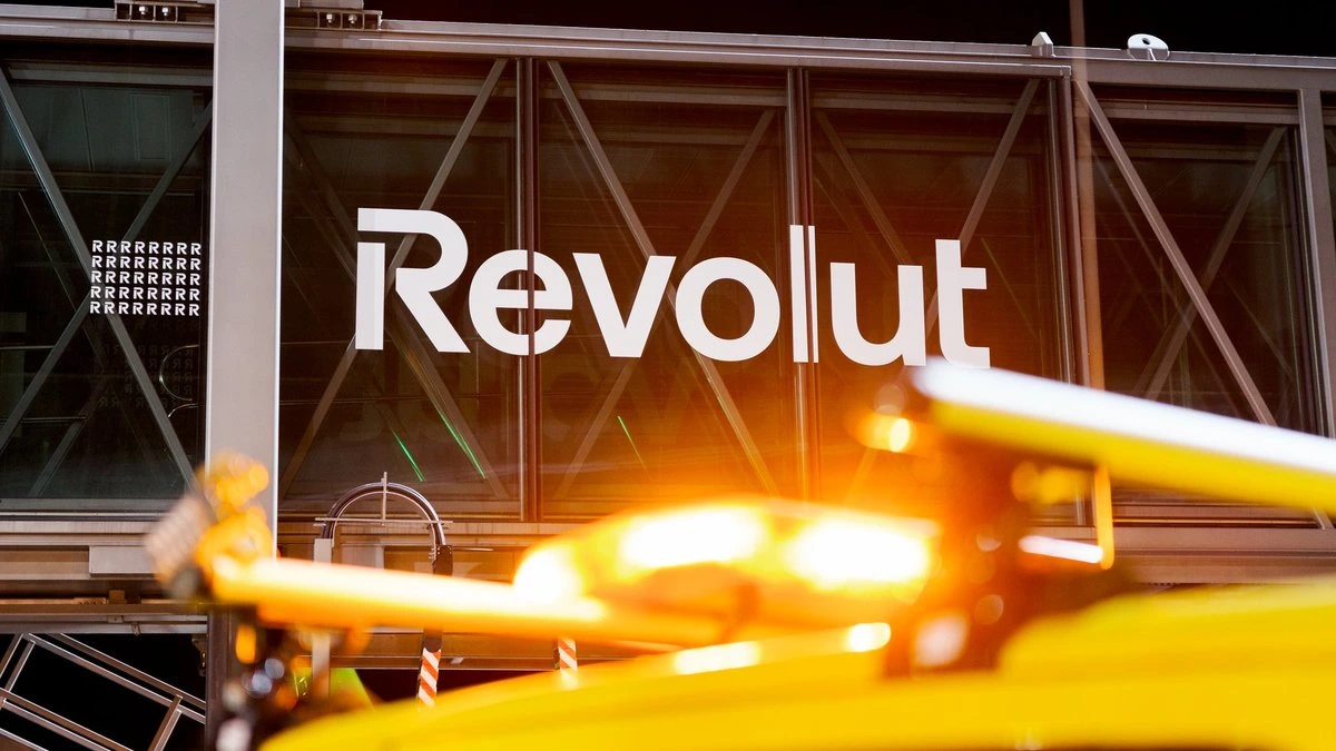 Миллионы пользователей не могут пользоваться приложением и картами Revolut из-за "сбоя в работе сервиса"