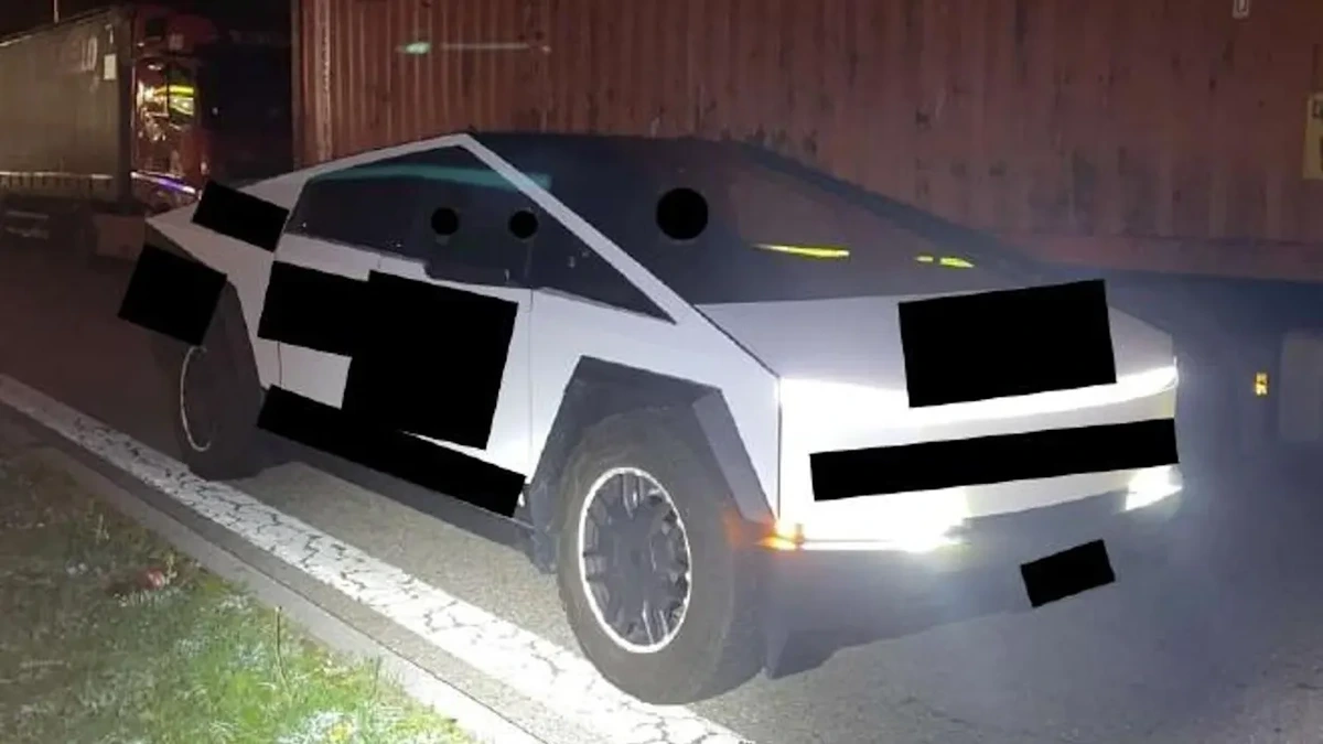 Tesla Cybertruck auf A99 gestoppt: Fahrer ohne Lkw-Führerschein