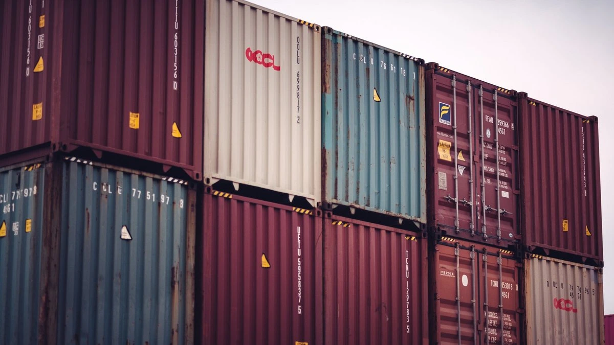 LDz Cargo продала на аукционе 36 старых контейнеров за 63 тысячи евро