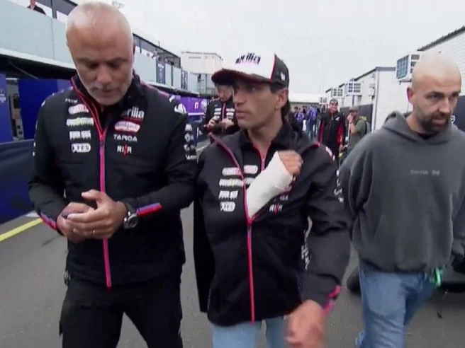 Martin infortunio al MotoGp Australia, come sta: frattura del polso, non correrà a Philip Island