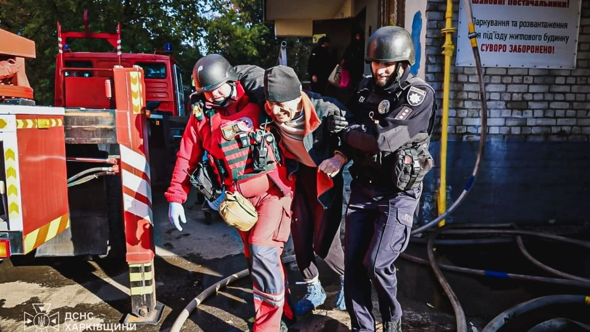 ФОТО. Армия РФ ударила дронами по многоэтажкам в Харькове, есть пострадавшие