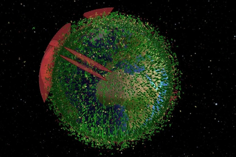 Satellite sovietico in frantumi, aumenta il pericolo di incidenti in orbita