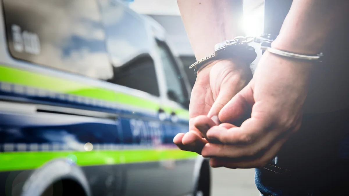 Hamburg: Mann (48) will in Hamburg Ladendetektiv (38) erstechen