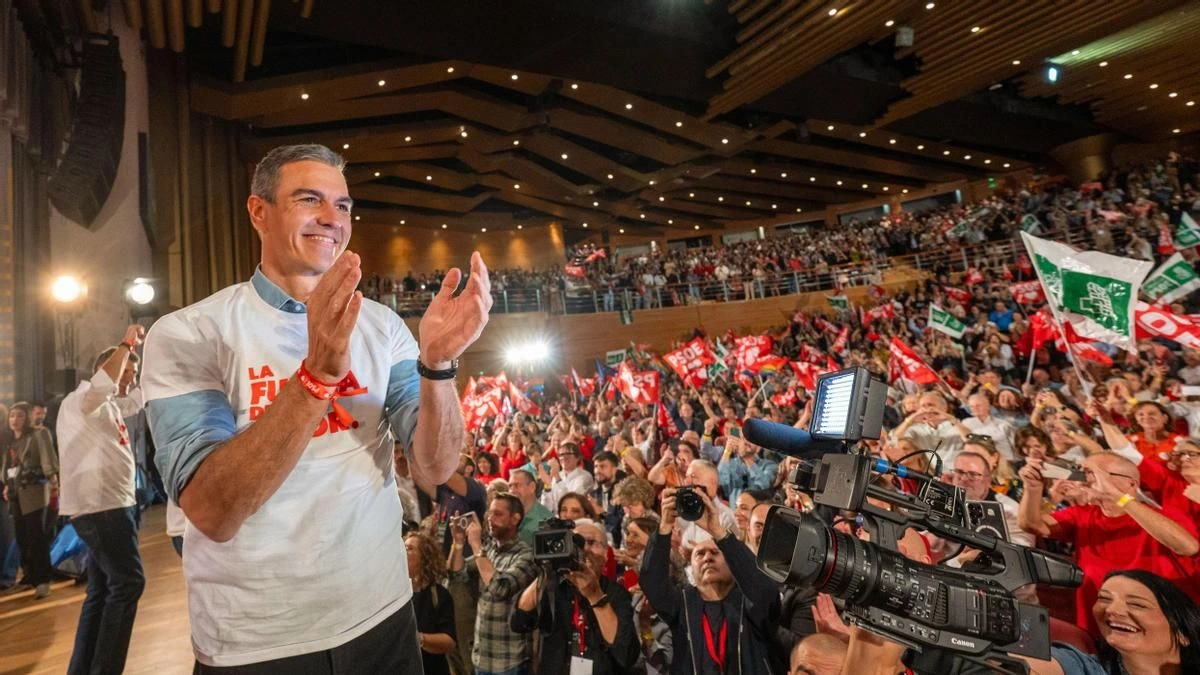 Sánchez reivindica “la España de Lorca” frente a “las tijeras” de Feijóo y “la motosierra” de Abascal