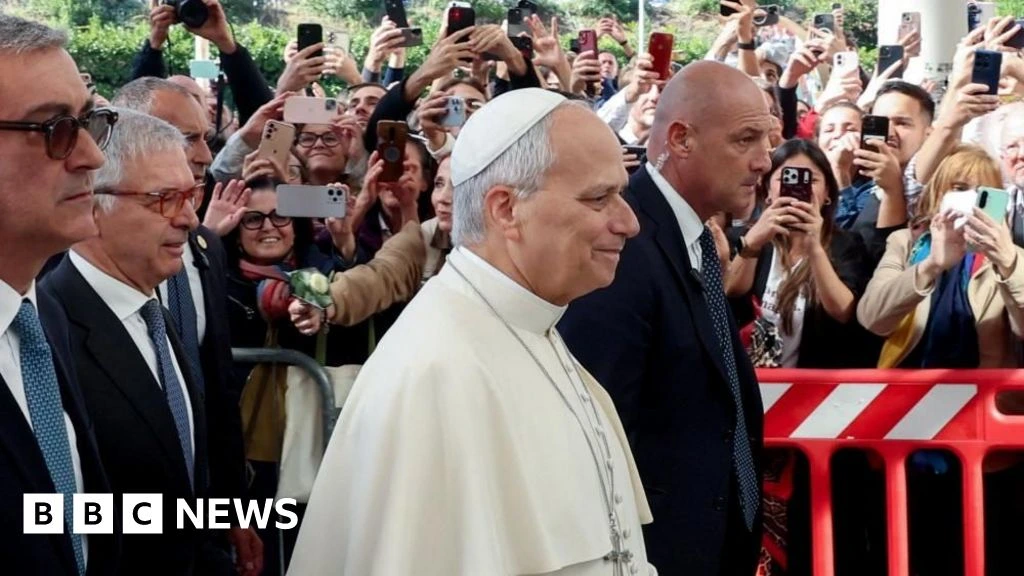 Pope diagnosed with lung cancer but had successful surgery, Vatican says