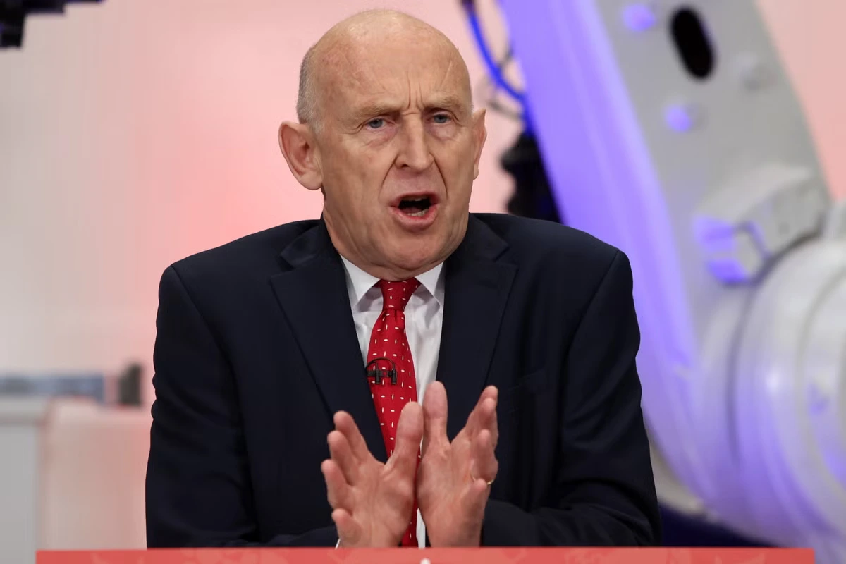 Healey under pressure from Labour MPs to hit billionaires with private jet tax