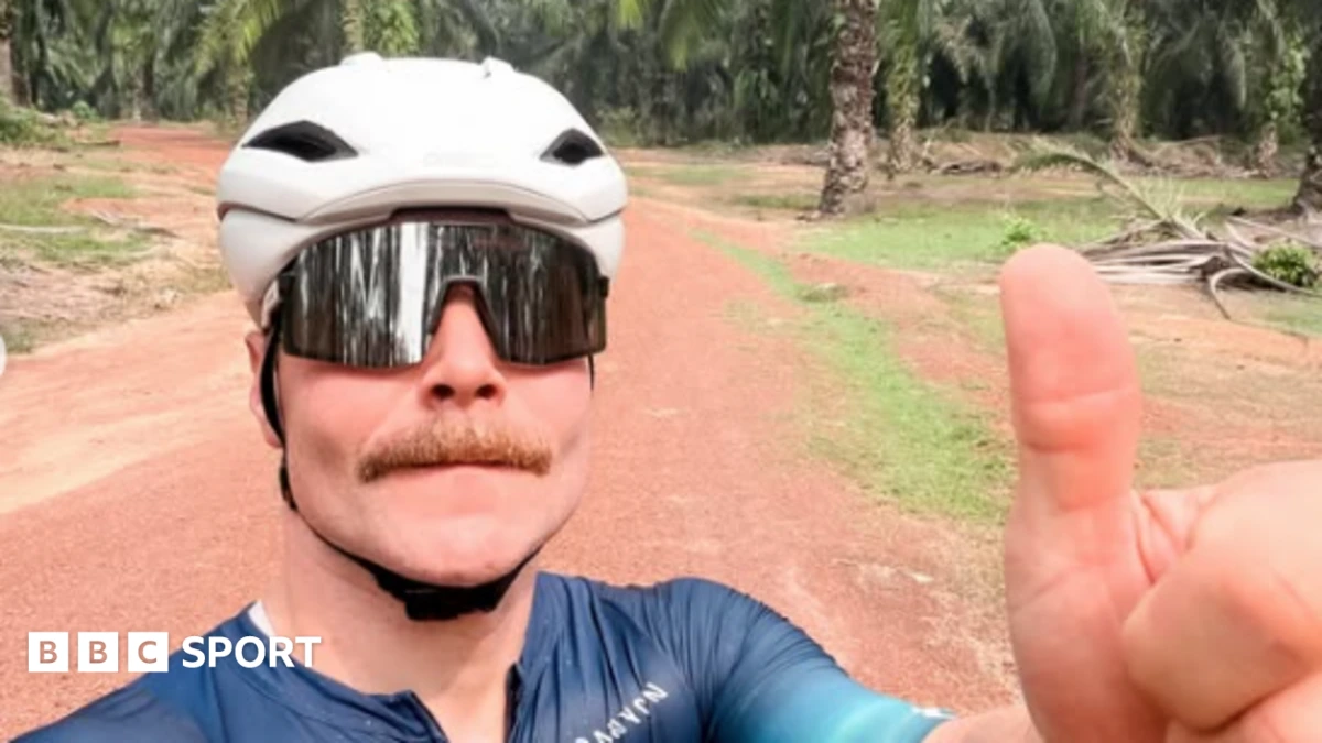 Bottas arrives in Singapore after 260-mile ride