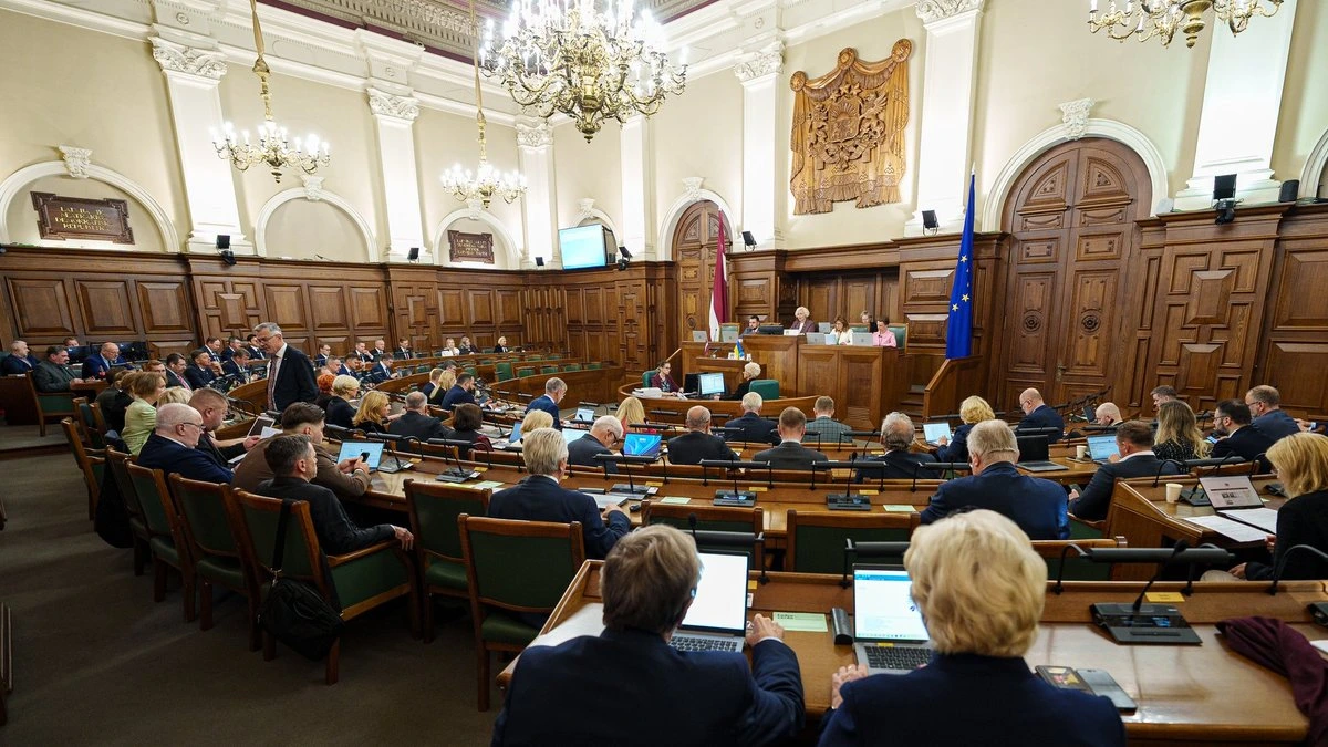 Комиссия Сейма поддержала исключение из Регламента норм о компенсации расходов депутатов