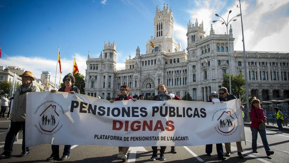 Del sistema de pensiones “quebrado” de Vox al “va a petar” del PP: las alarmas que no avalan Bruselas ni la AIReF