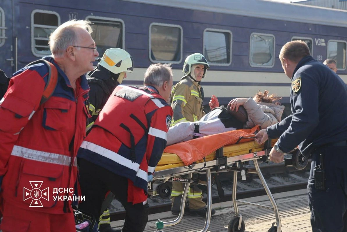 Нападение РФ на Украину: удар по вокзалу в Днепре — много жертв