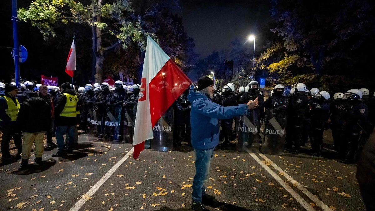 Что происходит в Польше: "государственный переворот" или "восстановление верховенства права"?