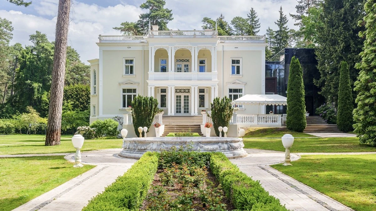 В Юрмале за внушительную сумму продана историческая вилла. Что известно об объекте недвижимости и сделке?