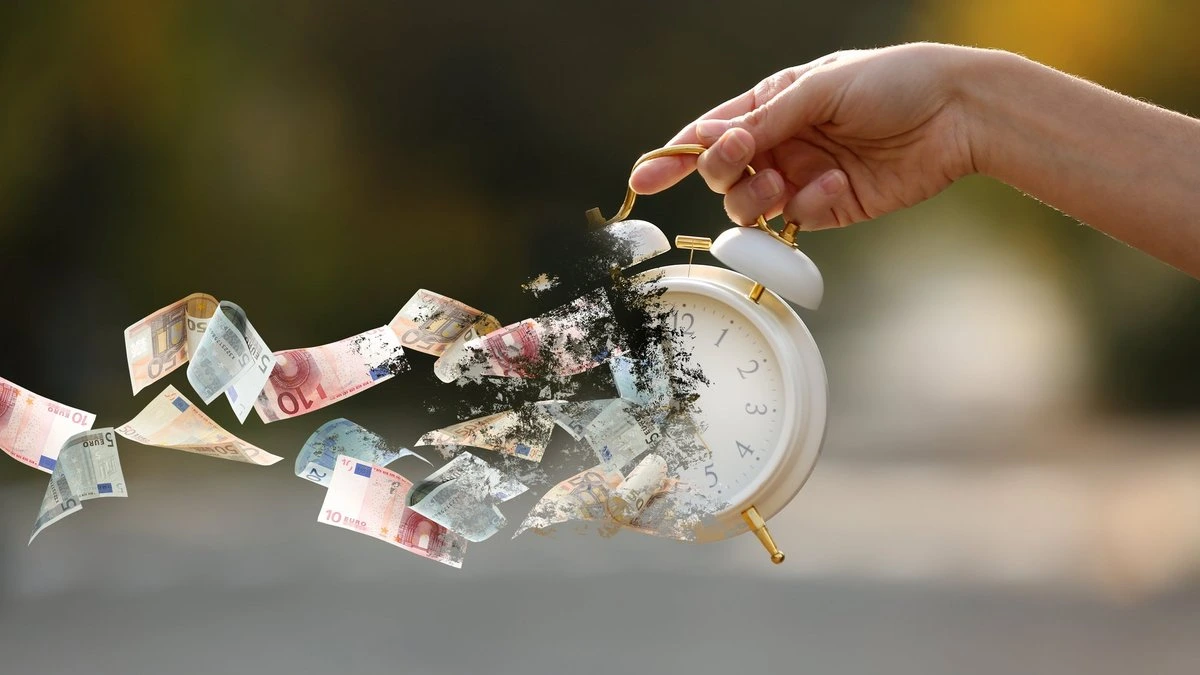 Жители Латвии все больше тревожатся о своем финансовом положении, предупреждает банк