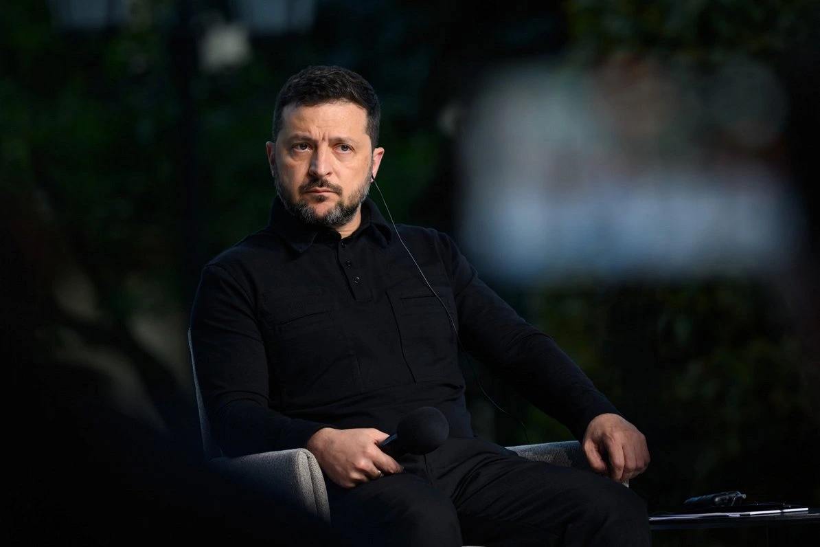 Нападение РФ на Украину: Зеленский заявил о первом применении баллистической ракеты FP-7