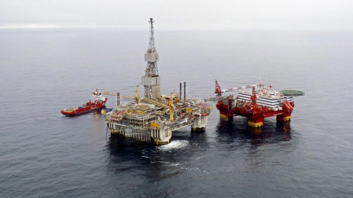 Нефть для ЕС за год подорожала почти на 56% — топливо в Латвии бьёт рекорды