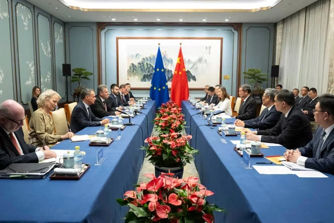 Entre Bruxelles et Pékin, un compromis fragile sur l’automobile pour éviter l’escalade commerciale