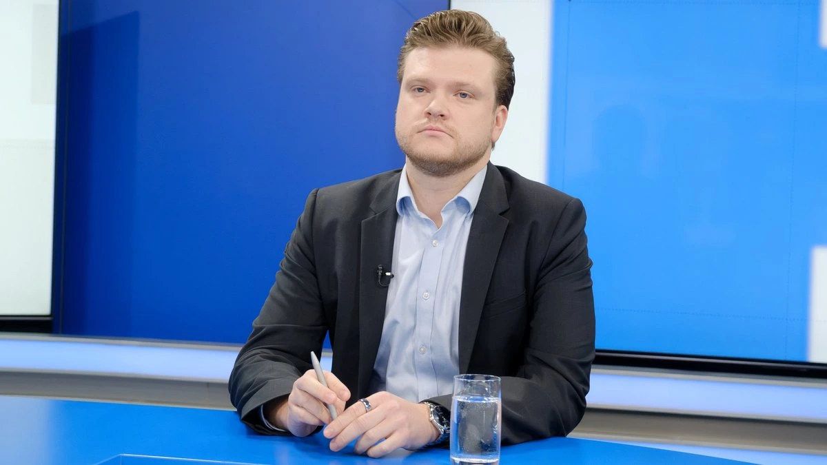 Шлесерс-младший: из-за закрытия Вантового моста люди могут проводить в пробках до двух часов в день